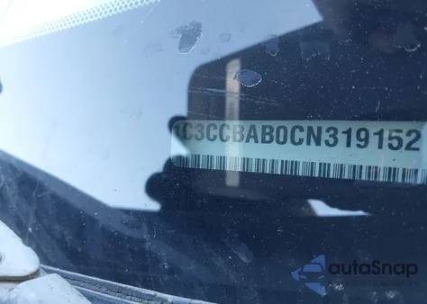 2012 Chrysler 200 Lx z USA, uszkodzony, nr VIN 1C3CCBAB0CN319152